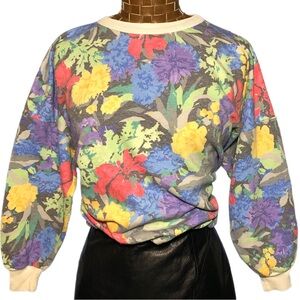 Vintage Floral Patterned Sweatshirt